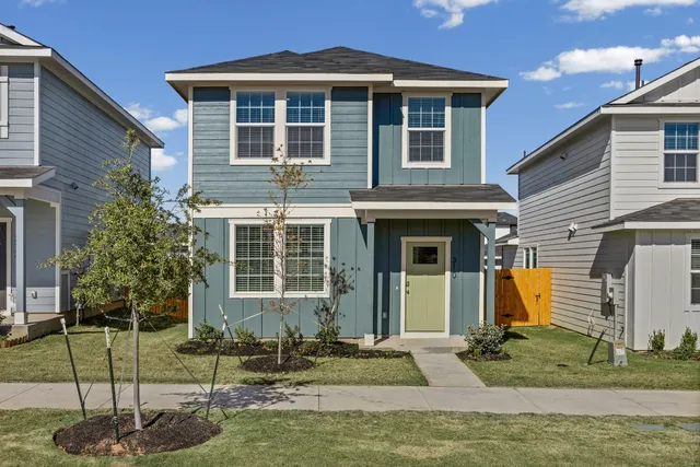 $2,050 | 310 Puerto Plata Avenue, Bastrop, TX 78602