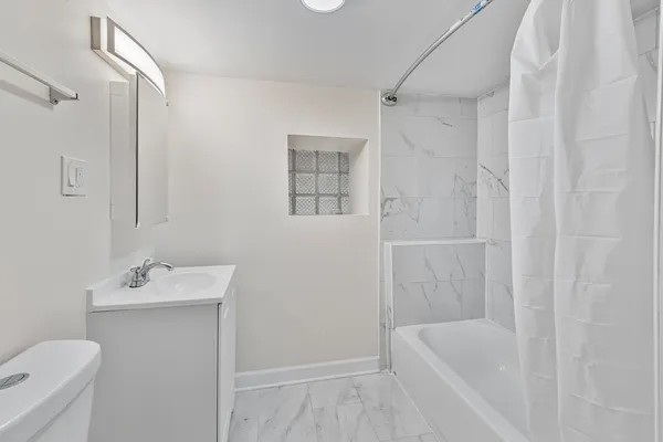 $3,995 | 1345 North Maplewood Avenue, Unit 1, Chicago, IL 60622