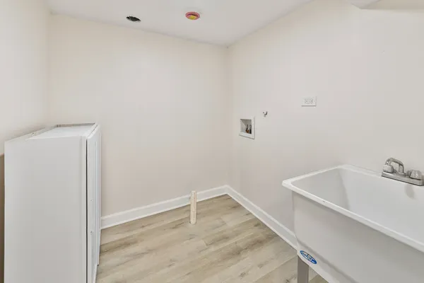 $3,995 | 1345 North Maplewood Avenue, Unit 1, Chicago, IL 60622