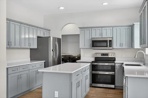 $450,000 | 8405 Canterbury Lake Boulevard, Tampa, FL 33619