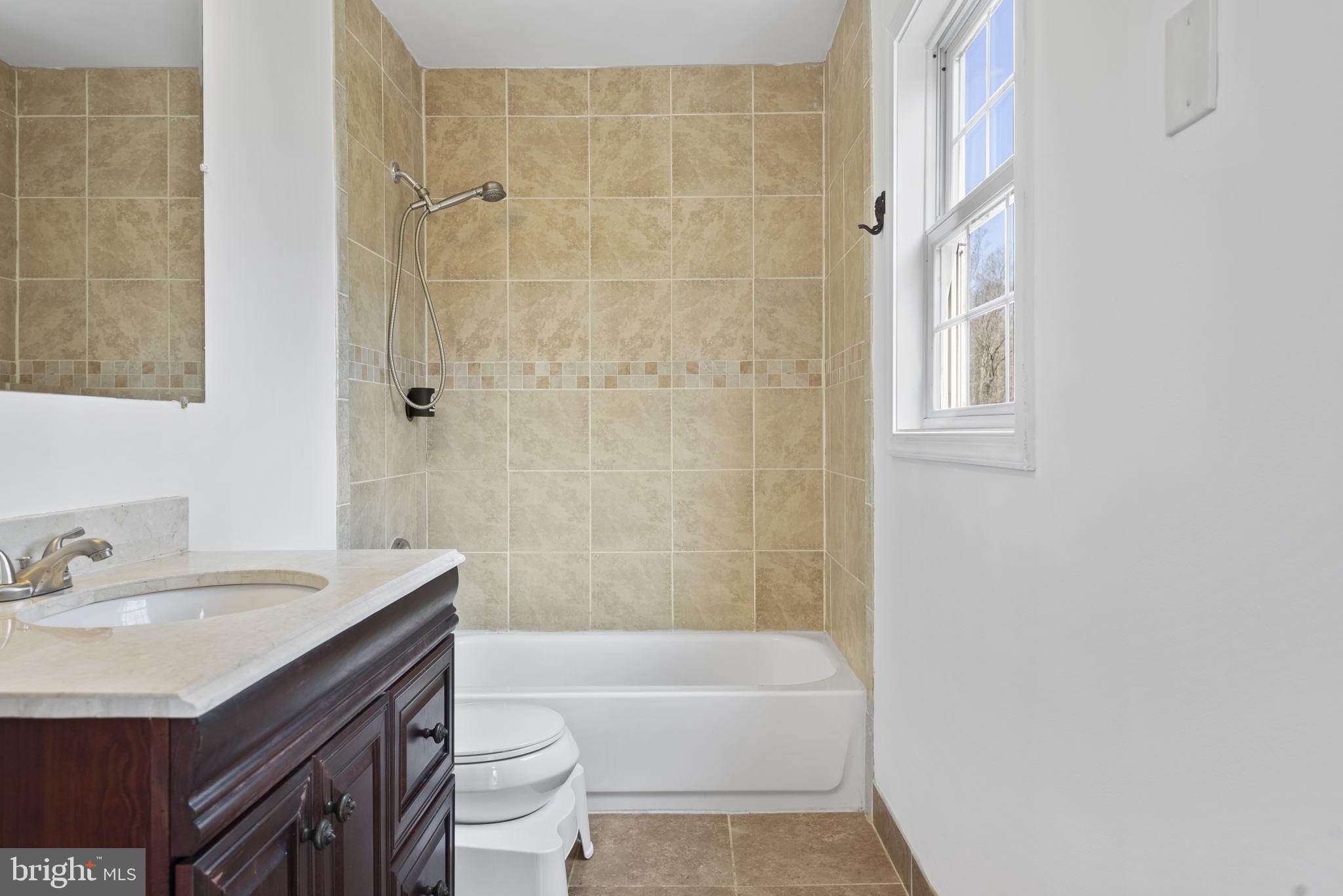17415 Joplin Road Triangle, VA 22172 - Photo 16 of 41 Primary bathroom