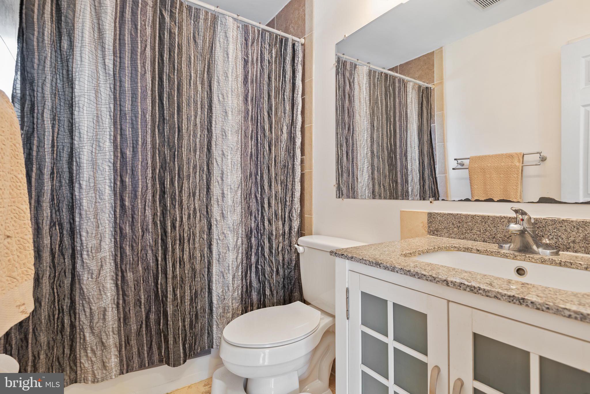 17415 Joplin Road Triangle, VA 22172 - Photo 10 of 41 Bathroom