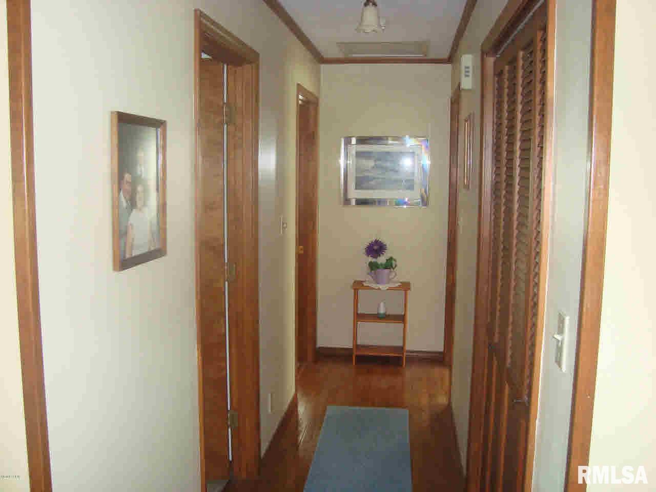 2130 Farthing Road Centralia, IL 62801 - Photo 15 of 32 Gallery Image 15
