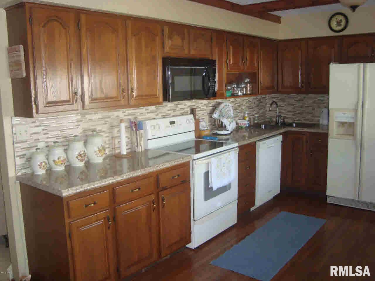 2130 Farthing Road Centralia, IL 62801 - Photo 3 of 32 Gallery Image 3