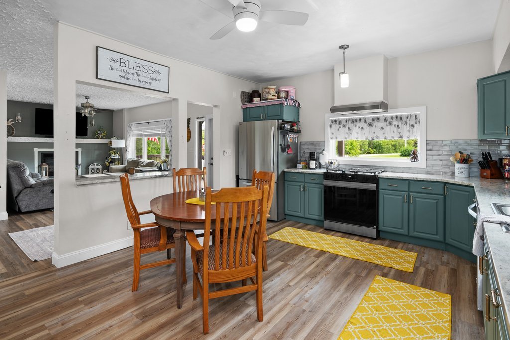 1814 Big Island Road Rock Island, IL 61201 - Photo 28 of 60