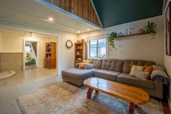 $400,000 | 1994 Upper Plains Road, Salisbury, VT 05769