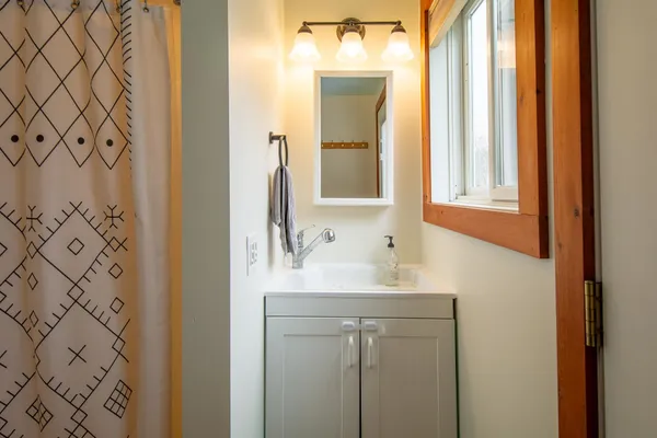 $400,000 | 1994 Upper Plains Road, Salisbury, VT 05769