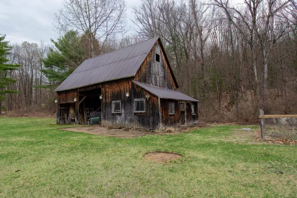 $400,000 | 1994 Upper Plains Road, Salisbury, VT 05769