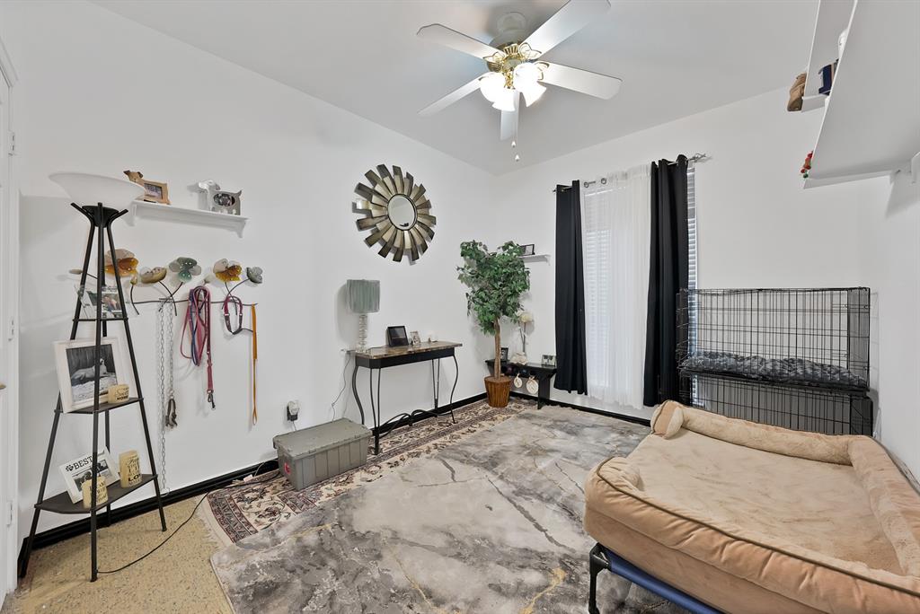 2716 Rochelle Point Irving, TX 75062 - Photo 22 of 40 Gallery Image 22