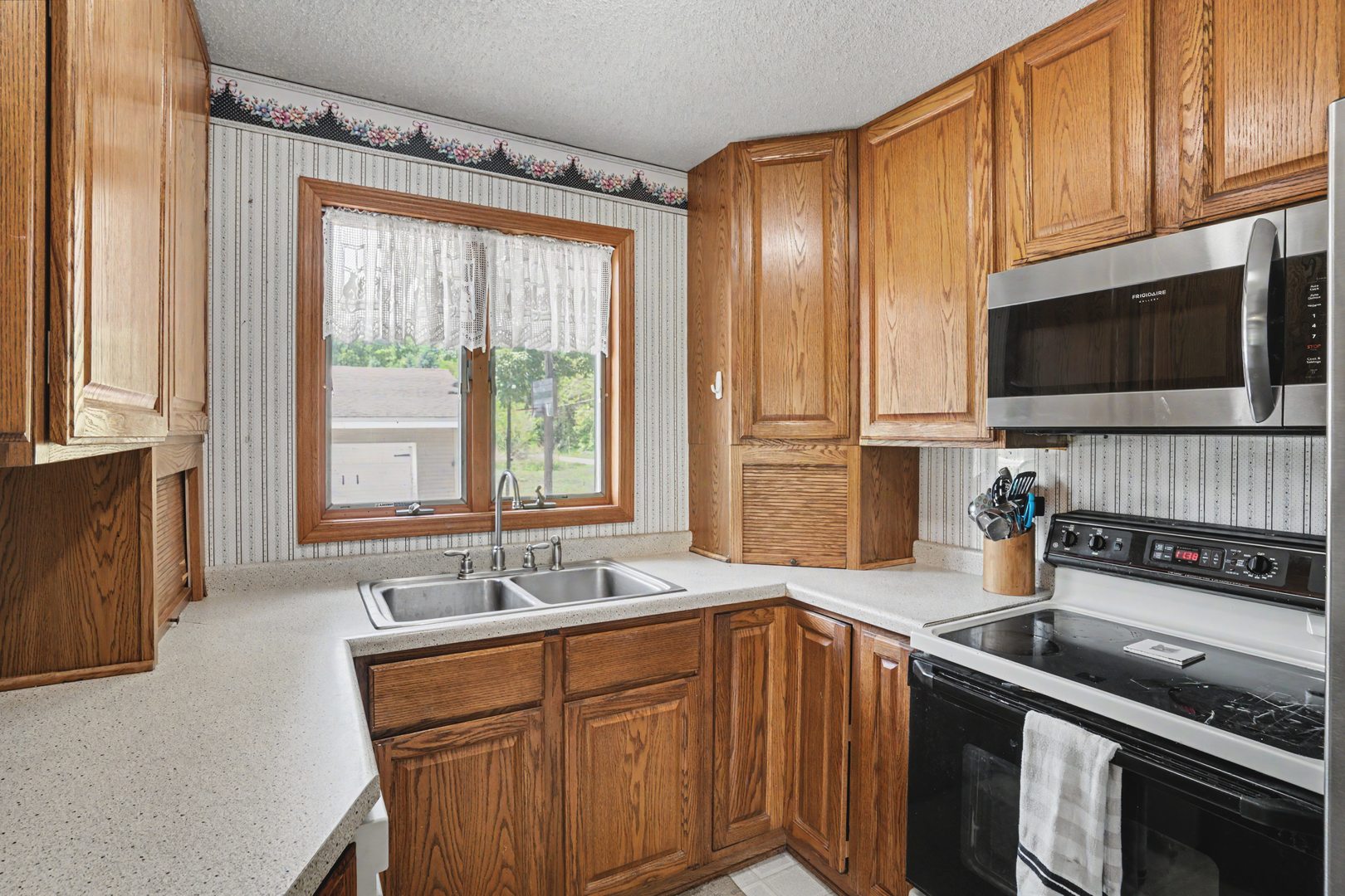 15660 Ebson Road Fulton, IL 61252 - Photo 9 of 27