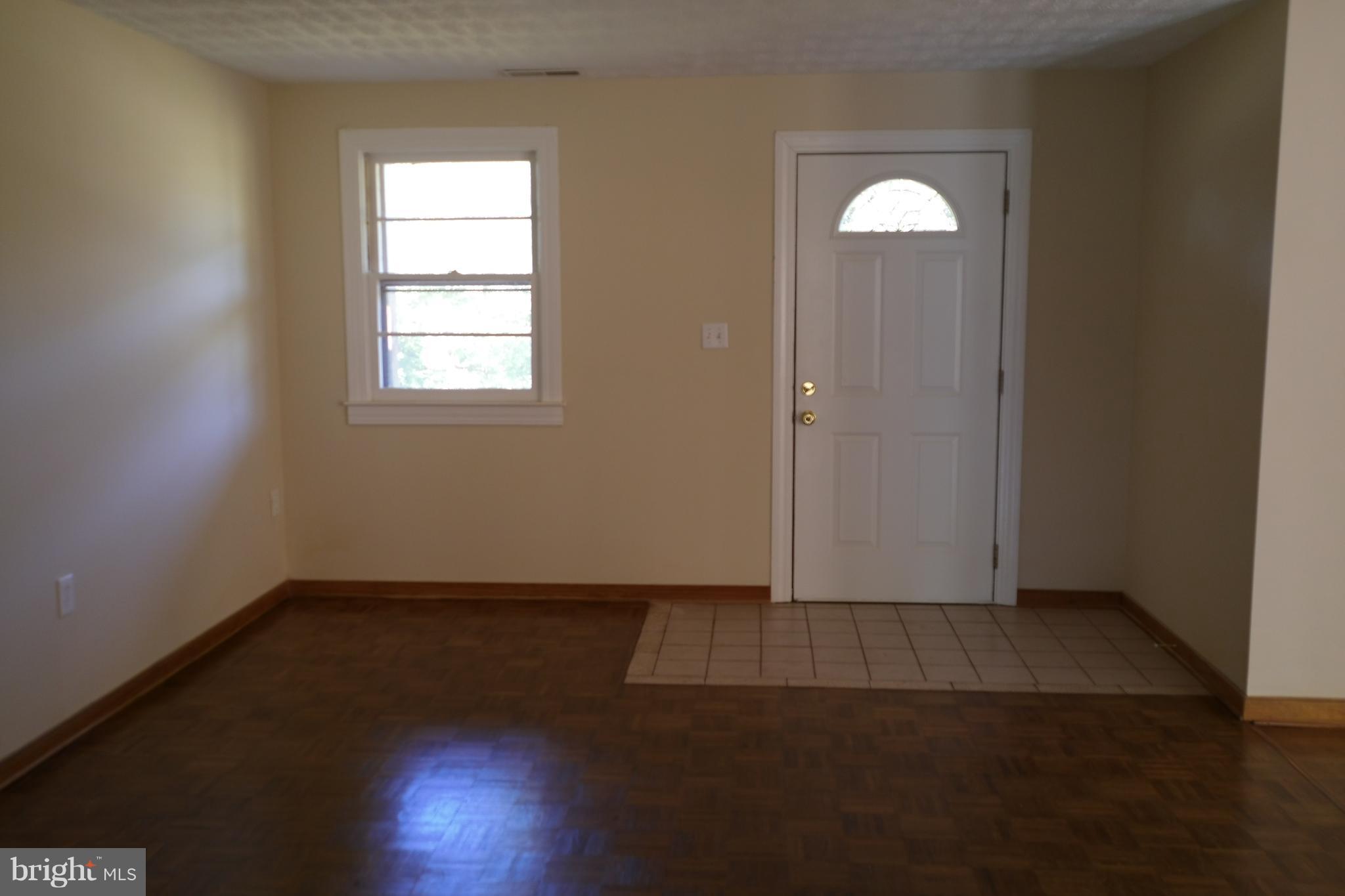 697 Fredericks Hall Road Bumpass, VA 23024 - Photo 2 of 20 Interior (General)