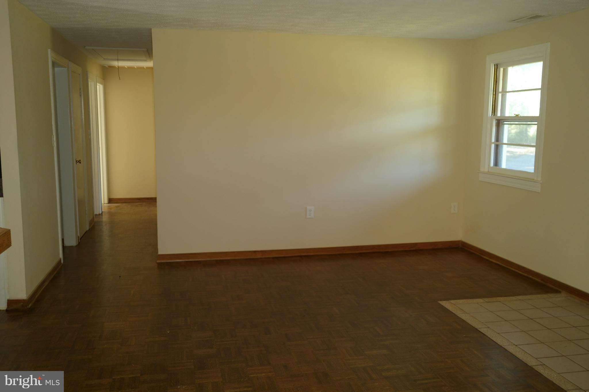 697 Fredericks Hall Road Bumpass, VA 23024 - Photo 3 of 20 Interior (General)