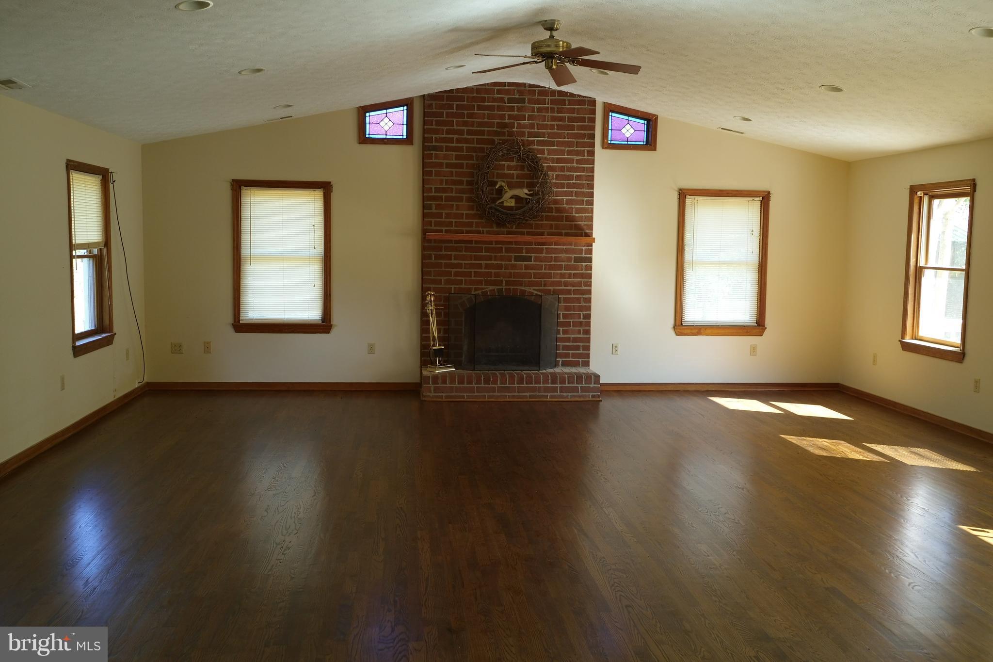 697 Fredericks Hall Road Bumpass, VA 23024 - Photo 4 of 20 Family Room