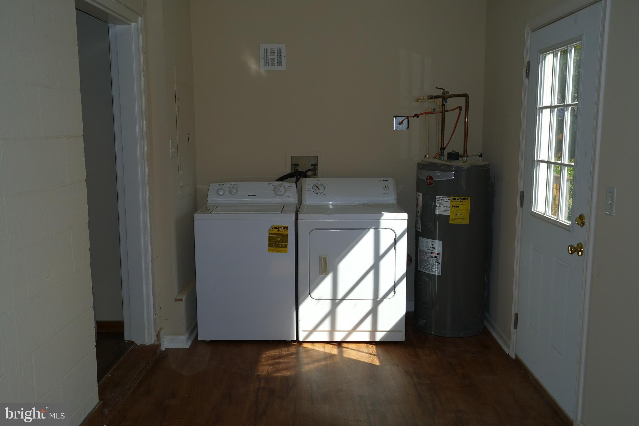 697 Fredericks Hall Road Bumpass, VA 23024 - Photo 8 of 20 Interior (General)