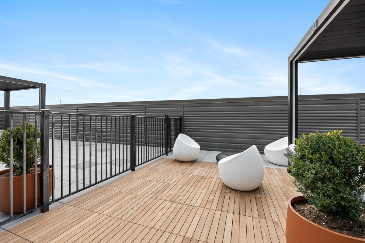 144 Oakes Street Southwest, Unit 2203 Grand Rapids, MI 49503 - Photo 24 of 53 Amenity Deck