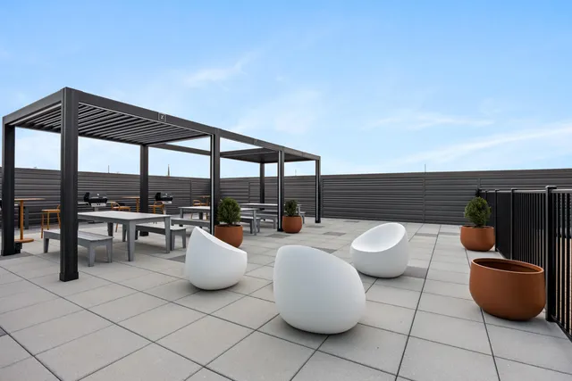 $950,000 | 144 Oakes Street Southwest, Unit 2203, Grand Rapids, MI 49503