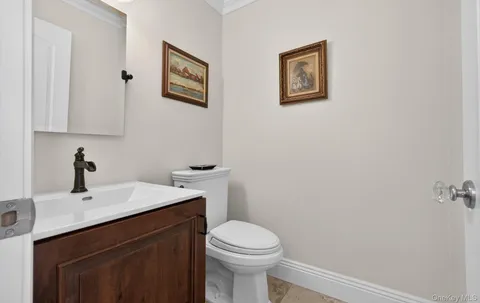 $1,175,000 | 211 Barton Avenue, Melville, NY 11747