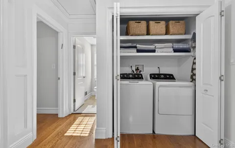 $1,175,000 | 211 Barton Avenue, Melville, NY 11747