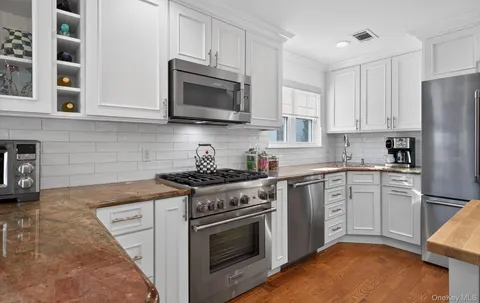 $1,175,000 | 211 Barton Avenue, Melville, NY 11747