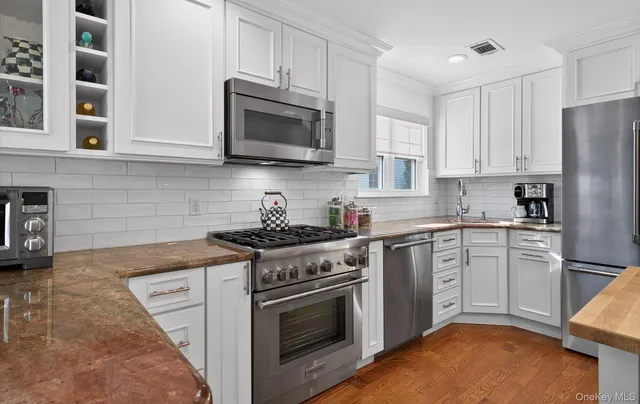 $1,175,000 | 211 Barton Avenue, Melville, NY 11747