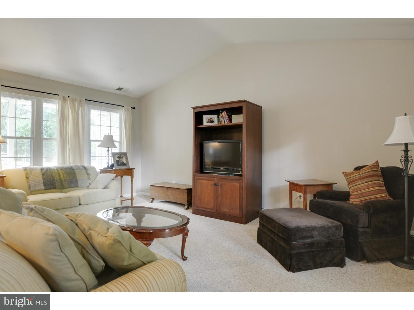 4 Spruce Road Hightstown, NJ 08520 - Photo 5 of 19