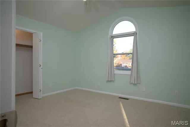 $319,900 | 210 Lands End Road, Hillsboro, IL 62049