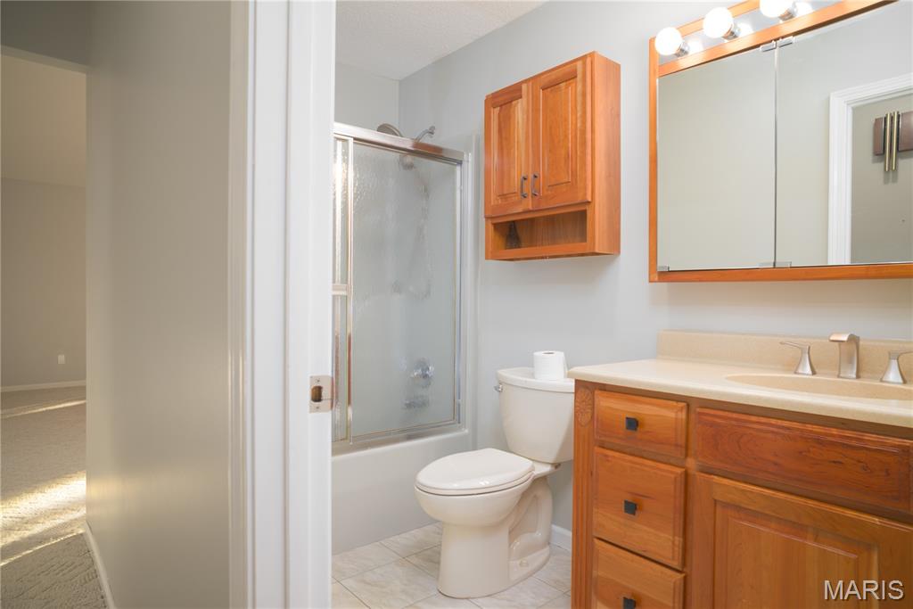 210 Lands End Road Hillsboro, IL 62049 - Photo 7 of 47