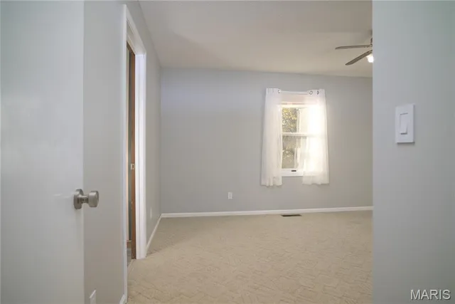 $319,900 | 210 Lands End Road, Hillsboro, IL 62049