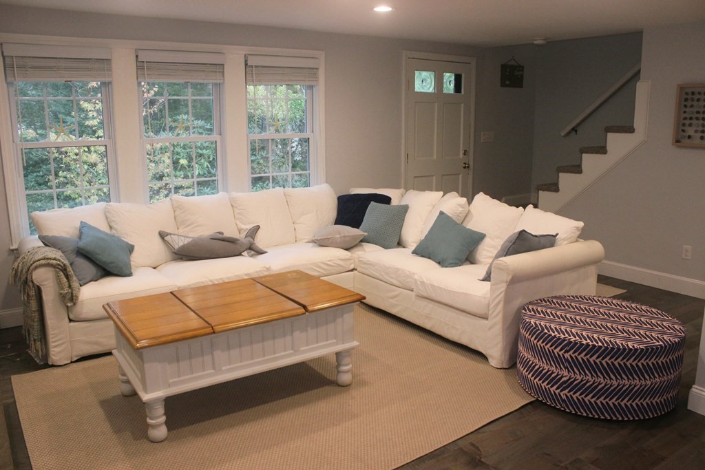 90 Amos Landing Road Mashpee, MA 02649 - Photo 4 of 11