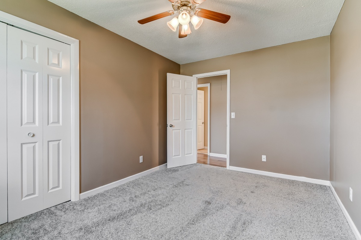 2904 Lyn Street Springfield, IL 62702 - Photo 17 of 24
