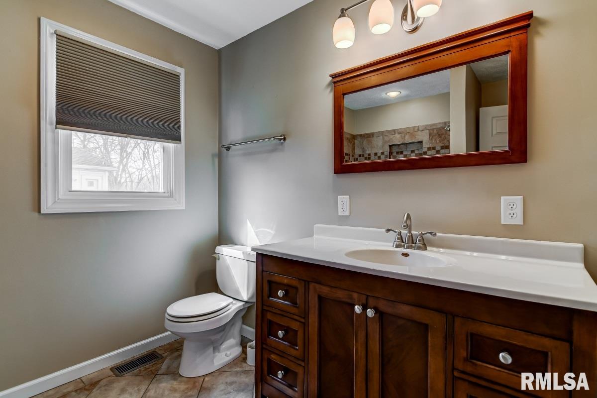 2904 Lyn Street Springfield, IL 62702 - Photo 23 of 24