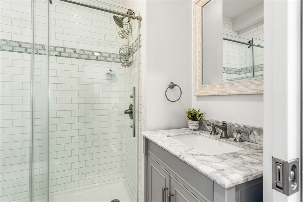 102 Front Street, Unit 1 Marblehead, MA 01945 - Photo 20 of 26