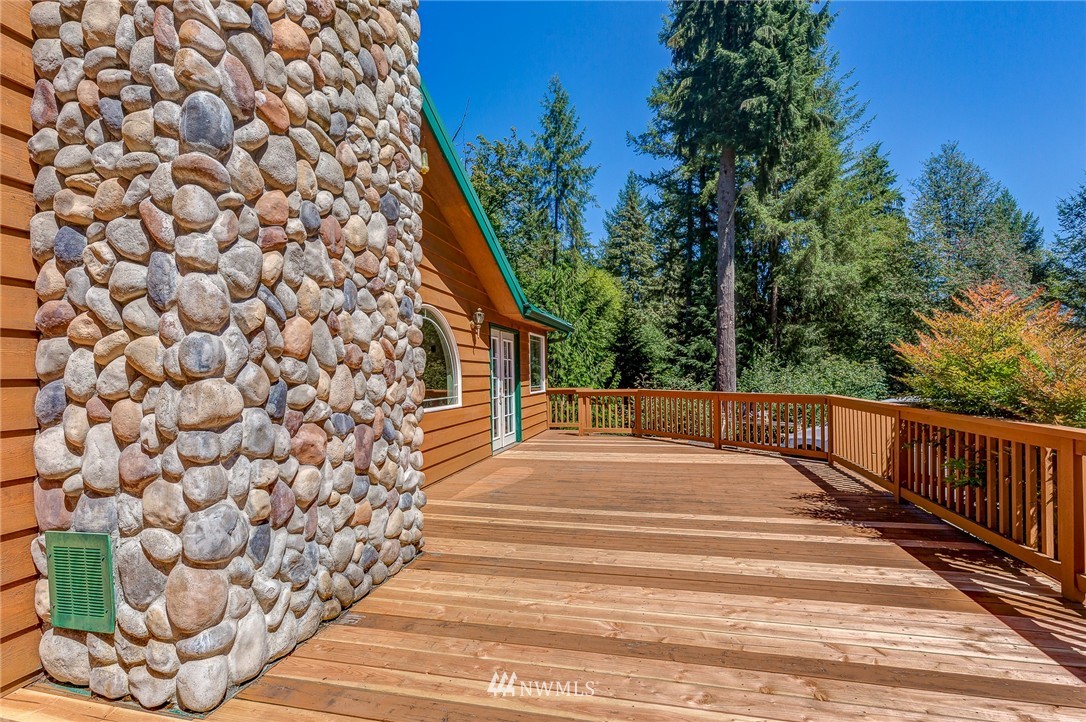 801 Melton Road Castle Rock, WA 98611 - Photo 2 of 25 Gallery Image 2