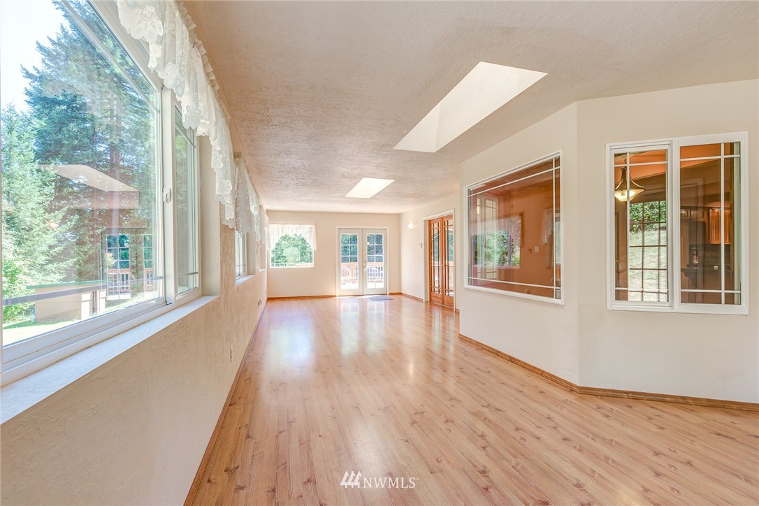801 Melton Road Castle Rock, WA 98611 - Photo 11 of 25 Gallery Image 11