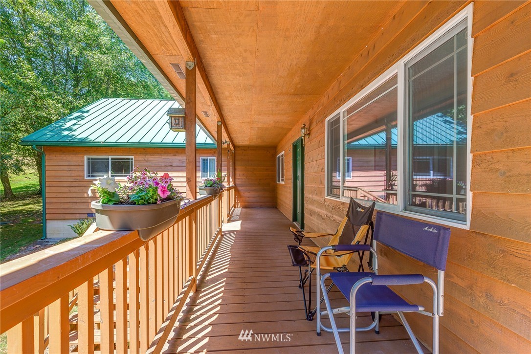 801 Melton Road Castle Rock, WA 98611 - Photo 3 of 25 Gallery Image 3