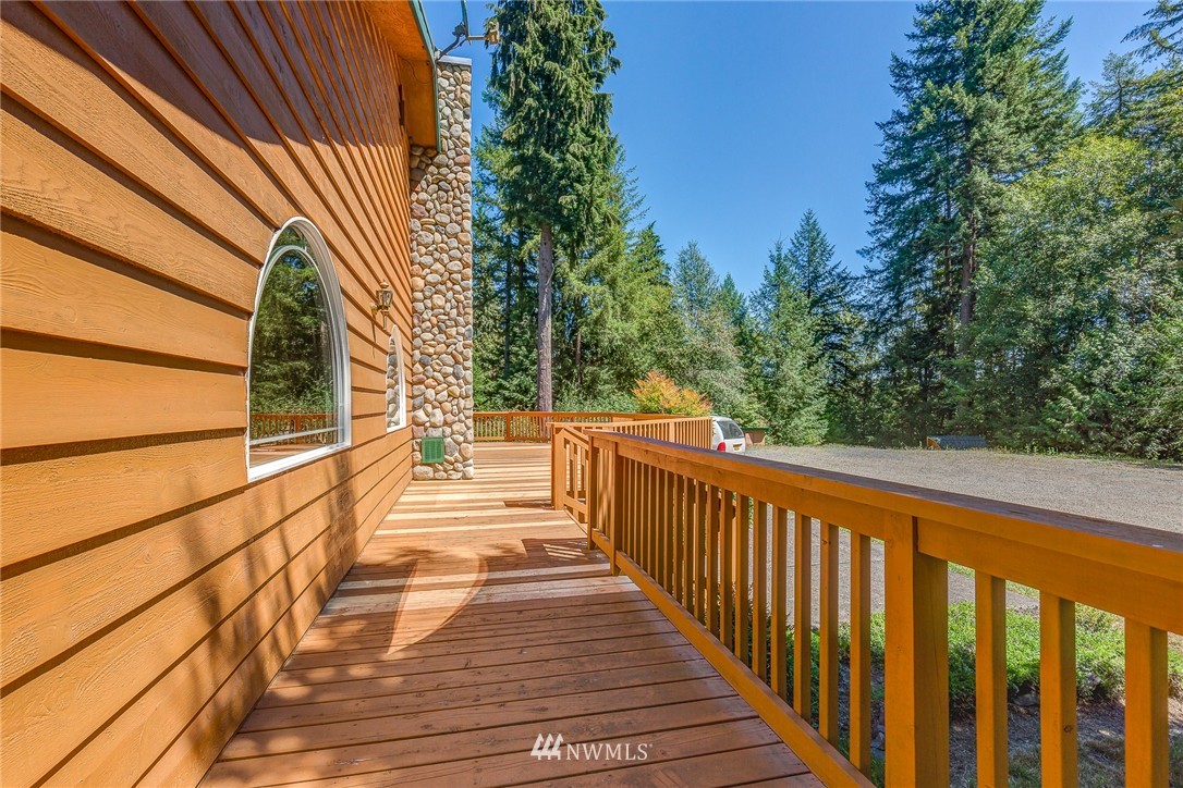 801 Melton Road Castle Rock, WA 98611 - Photo 4 of 25 Gallery Image 4