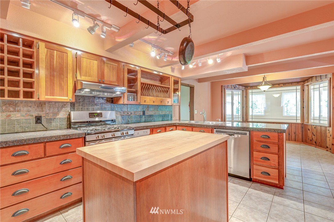 801 Melton Road Castle Rock, WA 98611 - Photo 6 of 25 Gallery Image 6
