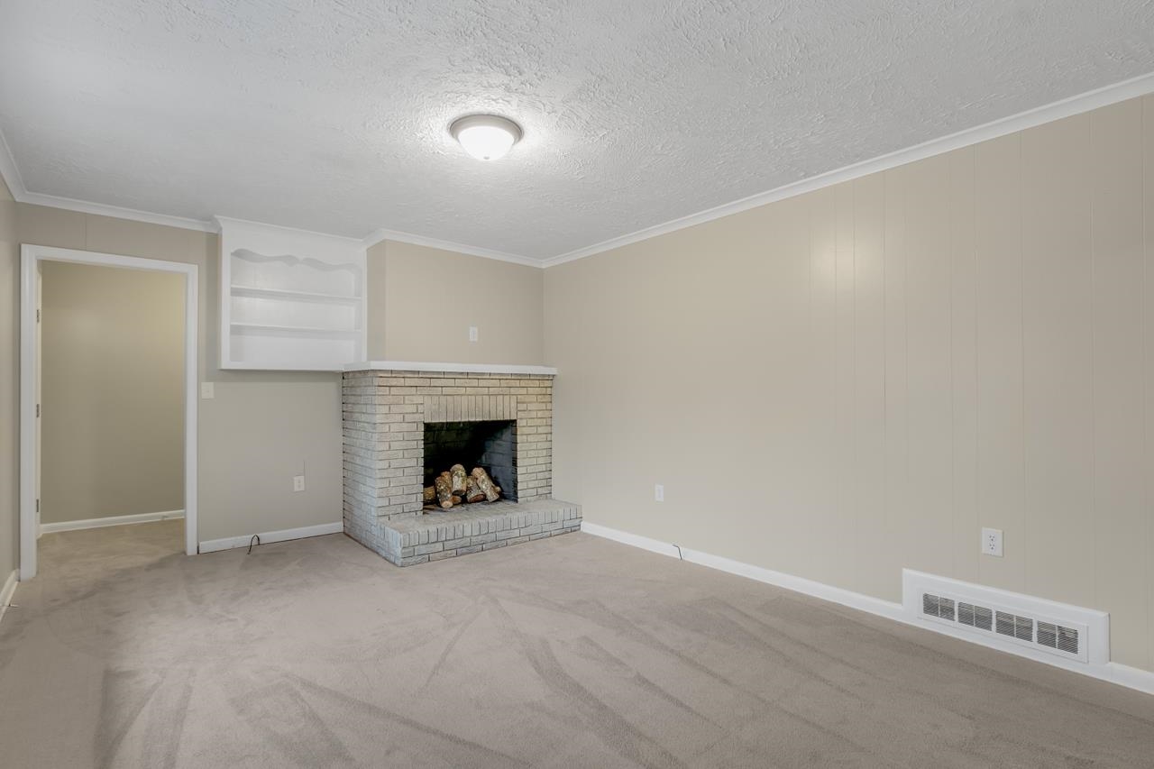 411 Holly Springs Road Lyman, SC 29365 - Photo 4 of 36