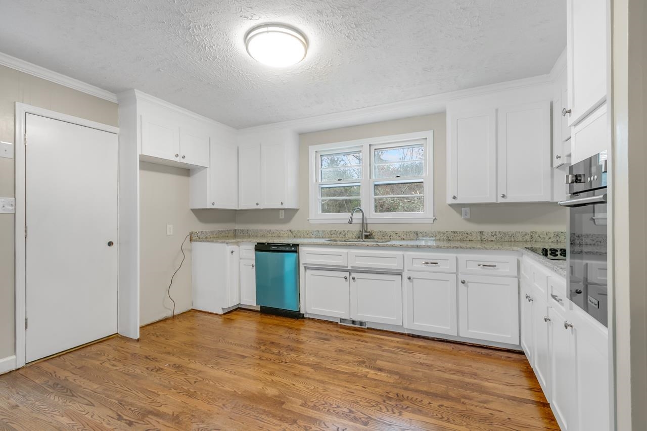 411 Holly Springs Road Lyman, SC 29365 - Photo 7 of 36