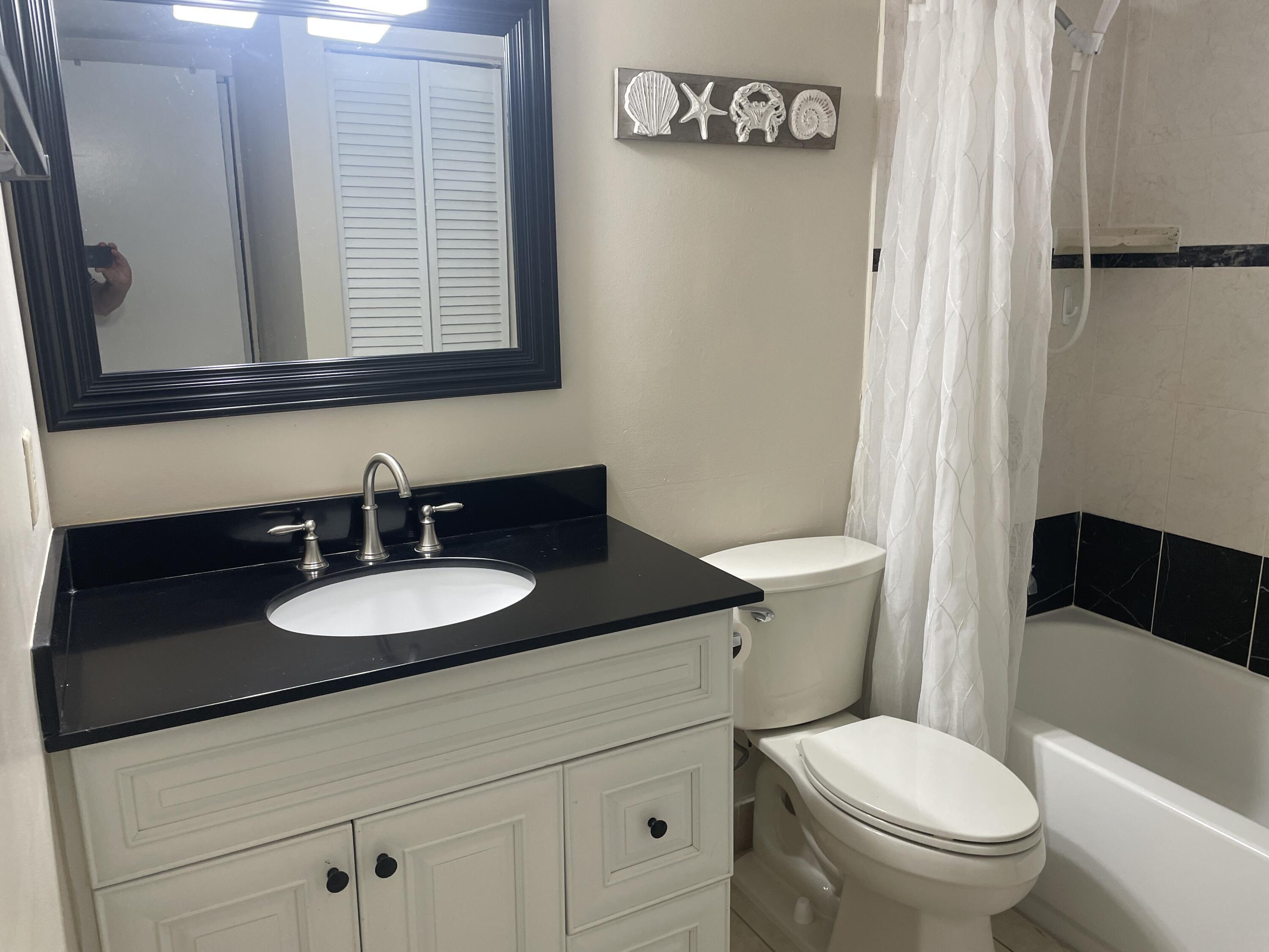 506 Davis Road, Unit 70 Palm Springs, FL 33461 - Photo 11 of 25 IMG_9851
