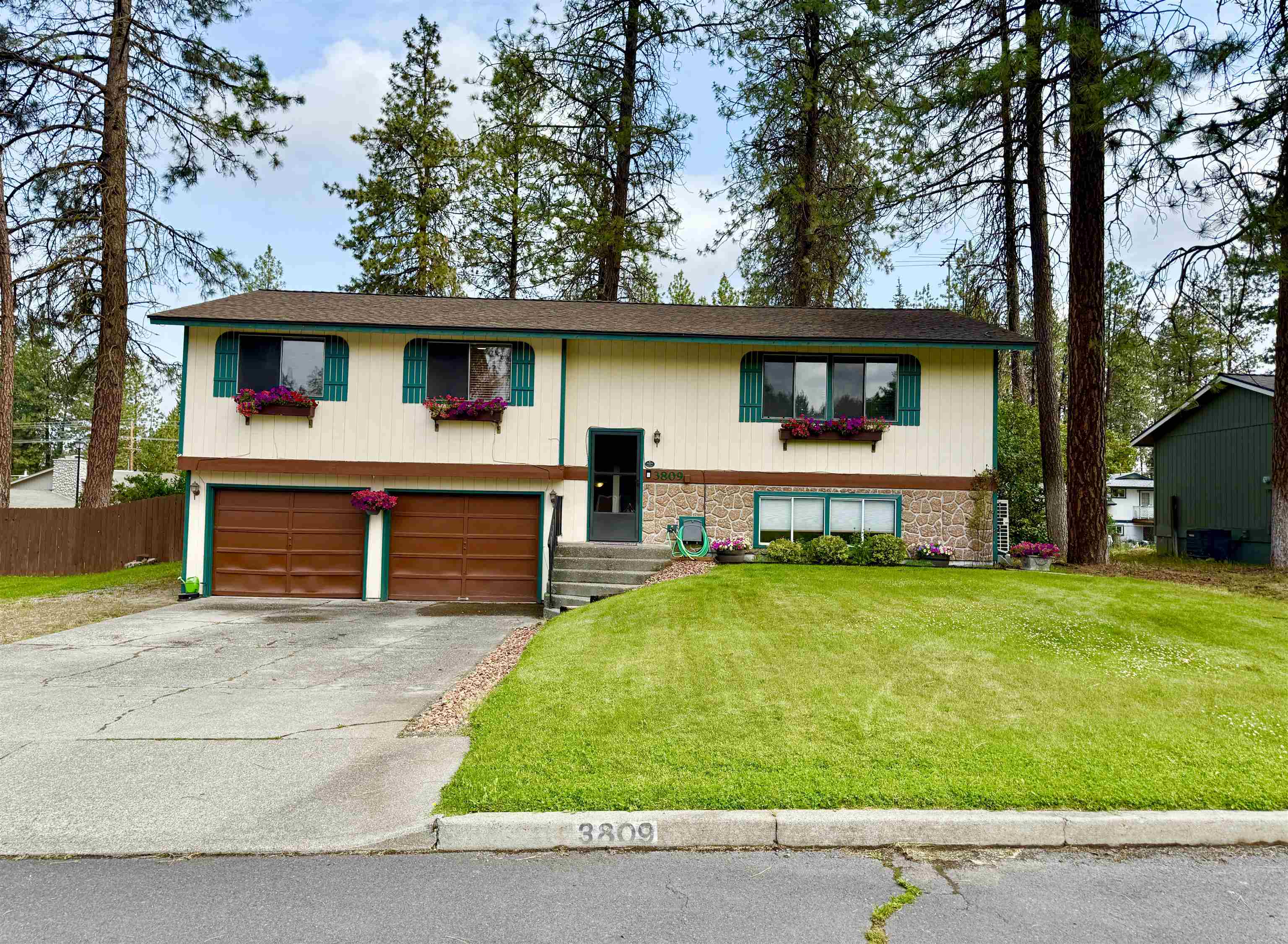 3809 East Vulcan Road Mead, WA 99021 - Photo 1 of 49 Gallery Image 1