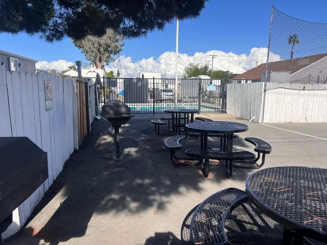 a view of a tennis court