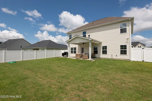 $383,000 | 3220 Dandelion Drive, Grimesland, NC 27837