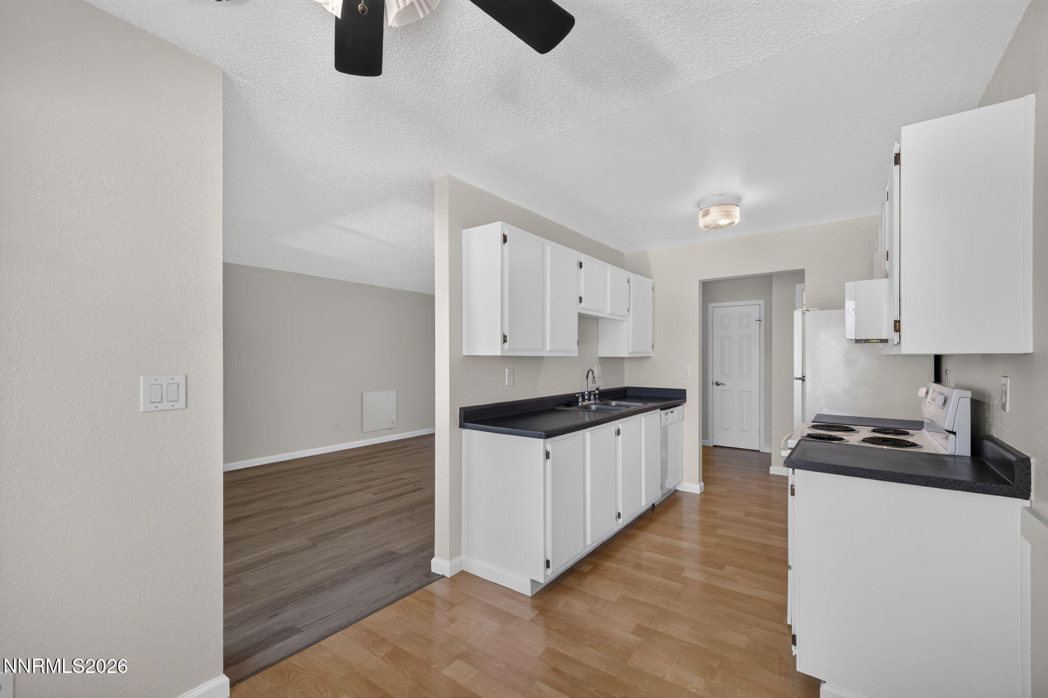 3865 East Leonesio Drive, Unit G1 Reno, NV 89512 - Photo 15 of 28 19-web-or-mls-015_IMG_2369