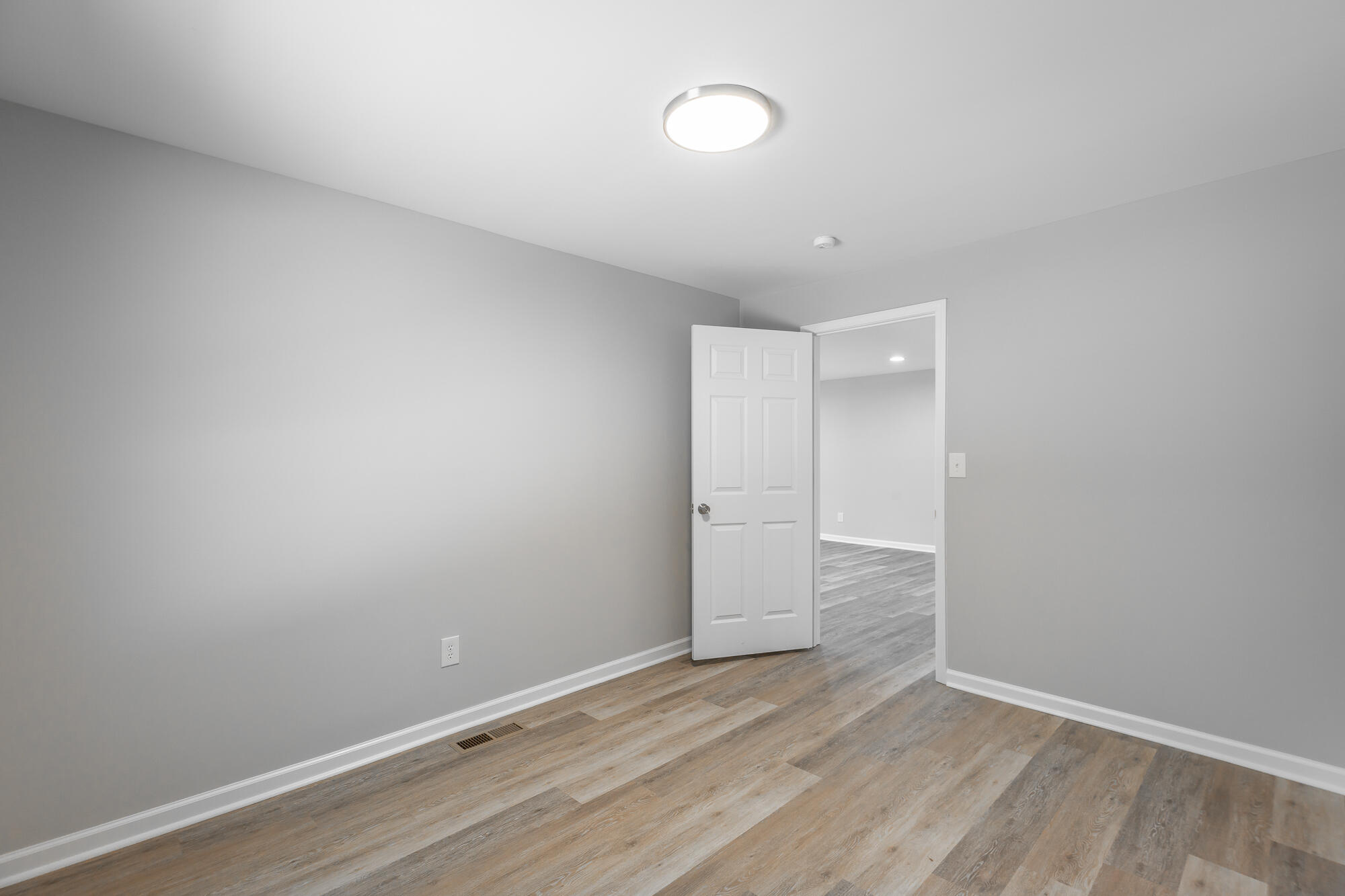 3546 Blue Springs Road Cleveland, TN 37311 - Photo 16 of 21 Nice Sized Guest Rooms