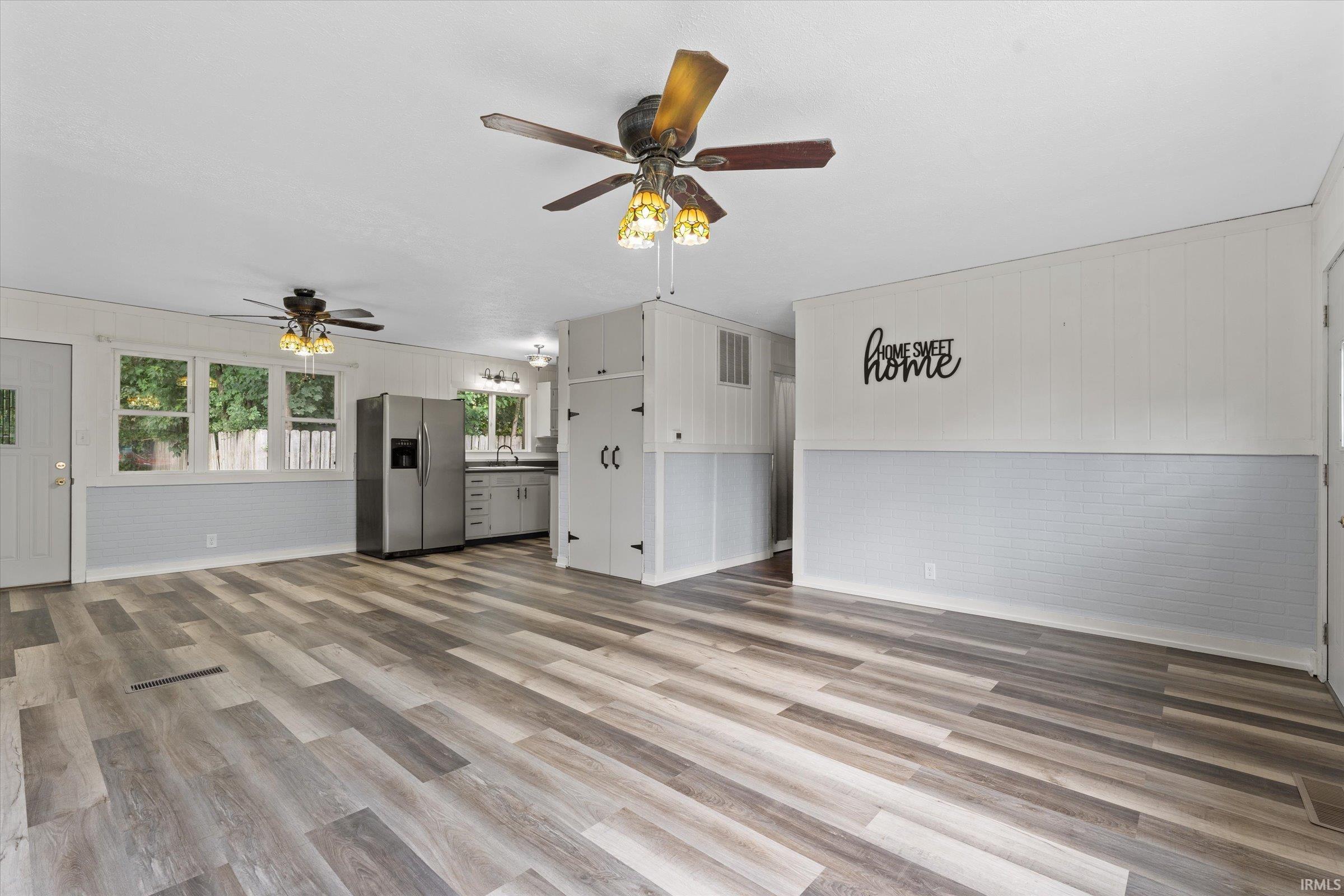 614 Modrell Boulevard Elkhart, IN 46514 - Photo 3 of 17 Gallery Image 3