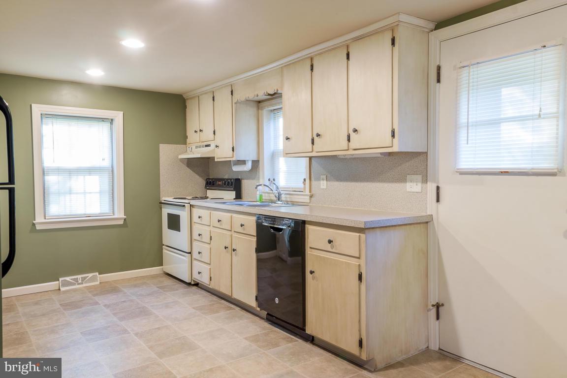 140 Resh Road Reinholds, PA 17569 - Photo 8 of 15 Gallery Image 8