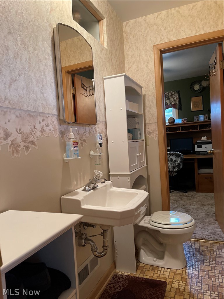 6844 Brandywine Road Cleveland, OH 44130 - Photo 17 of 34 Gallery Image 17