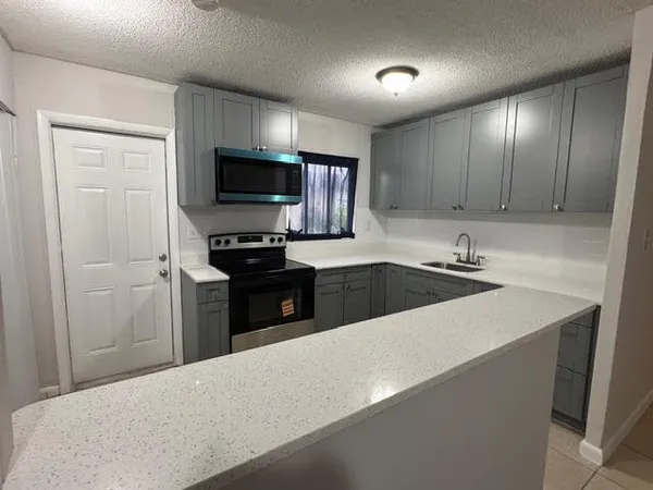 $1,850 | 322 Southwest 2nd Street, Unit 3, Pompano Beach, FL 33060
