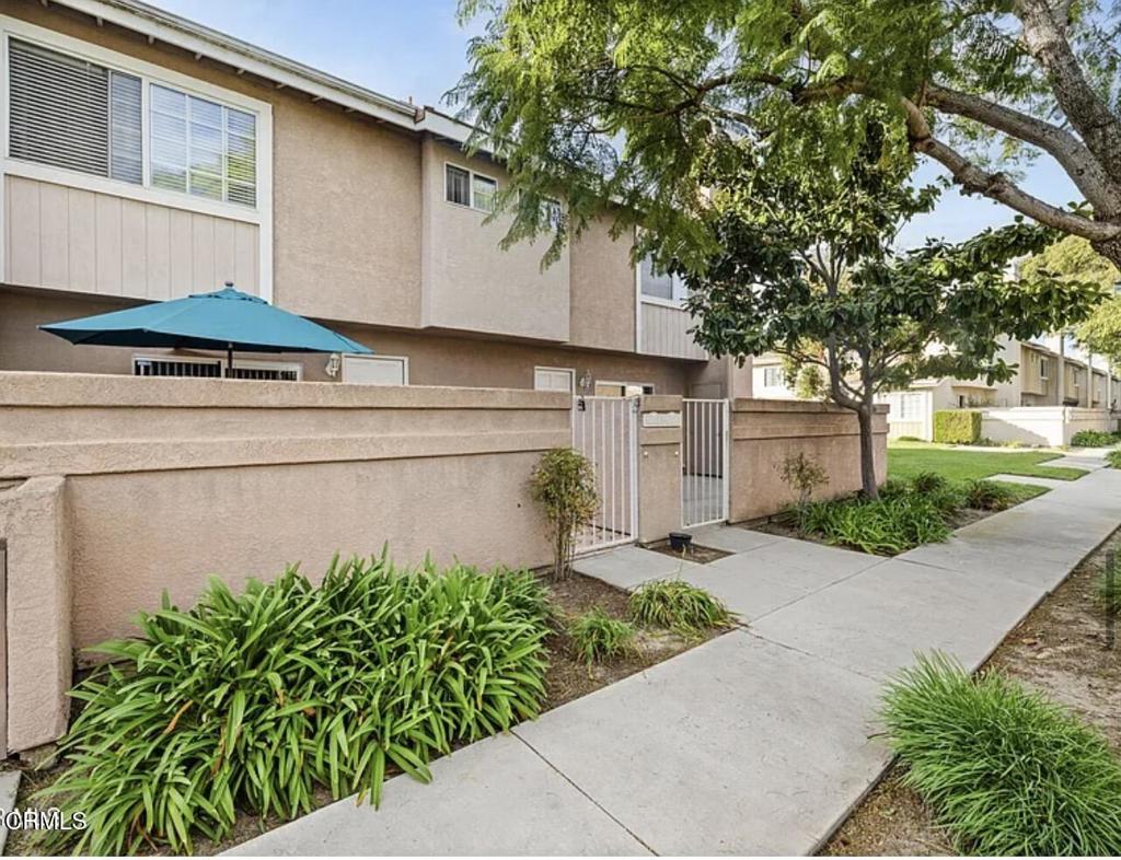 5204 Columbus Place Oxnard, CA 93033 - Photo 2 of 24